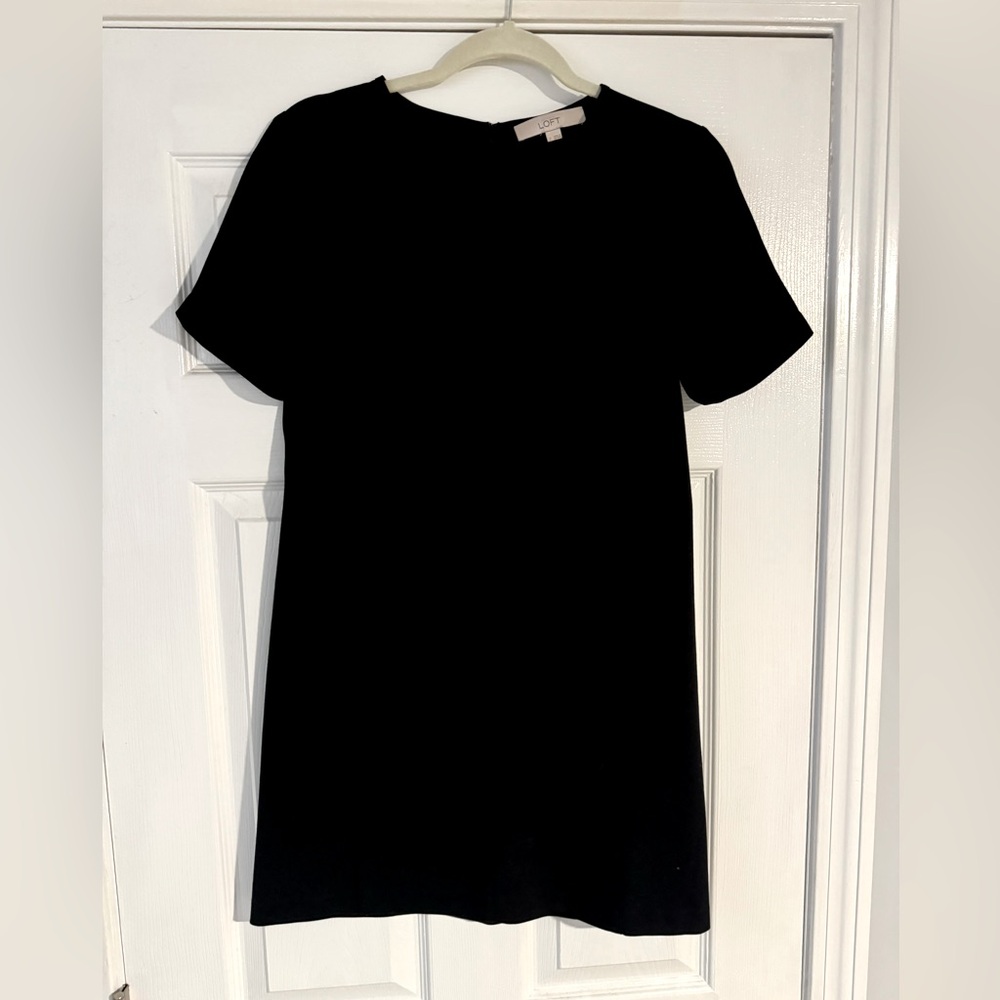 Ann Taylor Loft size 2 black short sleeve dress.